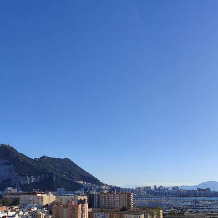 Fabulous Penthouse Apartment La Linea de la Concepcion Exterior photo