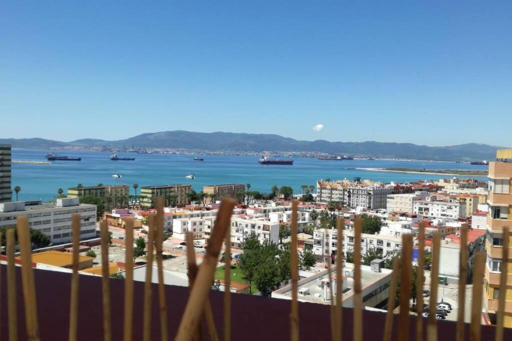 Fabulous Penthouse Apartment La Linea de la Concepcion Exterior photo