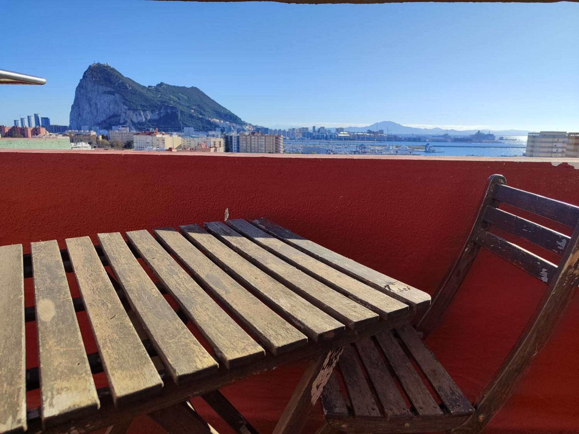 Fabulous Penthouse Apartment La Linea de la Concepcion Exterior photo